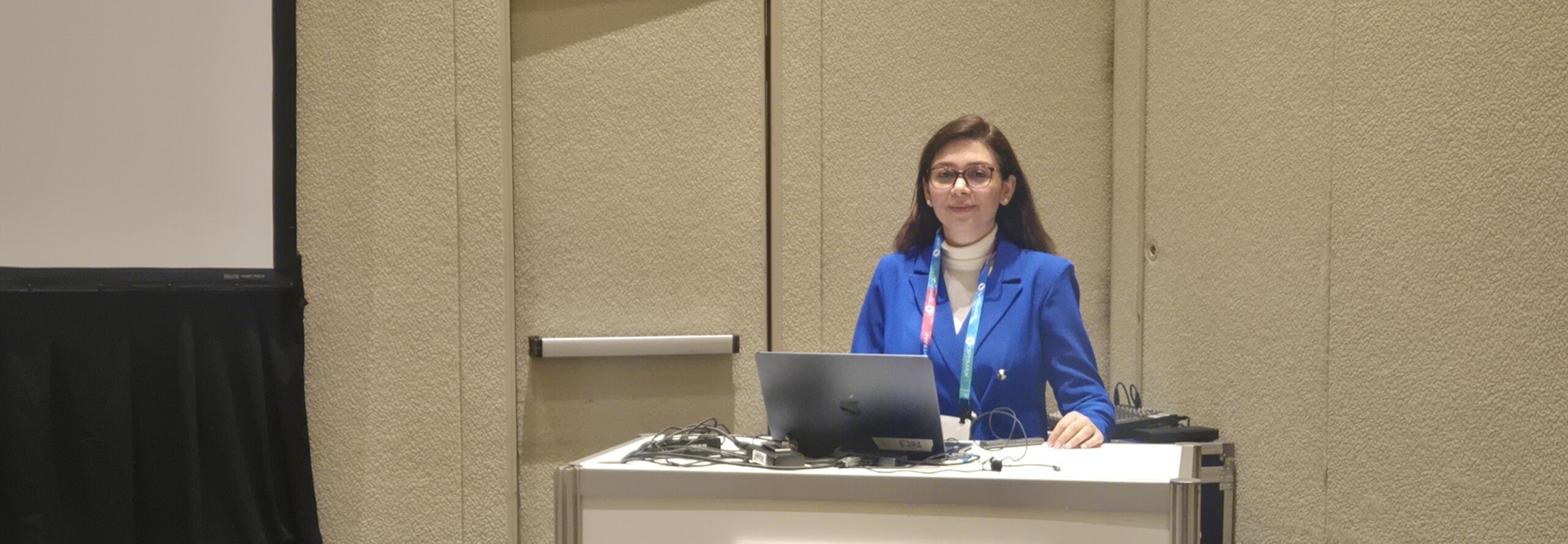 Sara Yavari presenting her research
